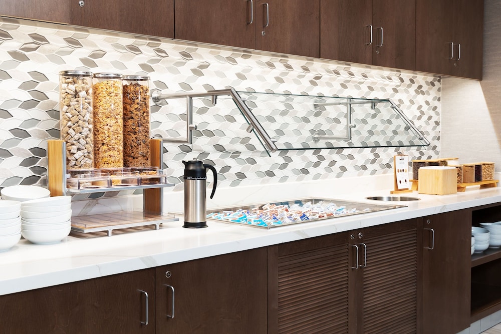 Residence Inn by Marriott Anaheim Brea 7/49