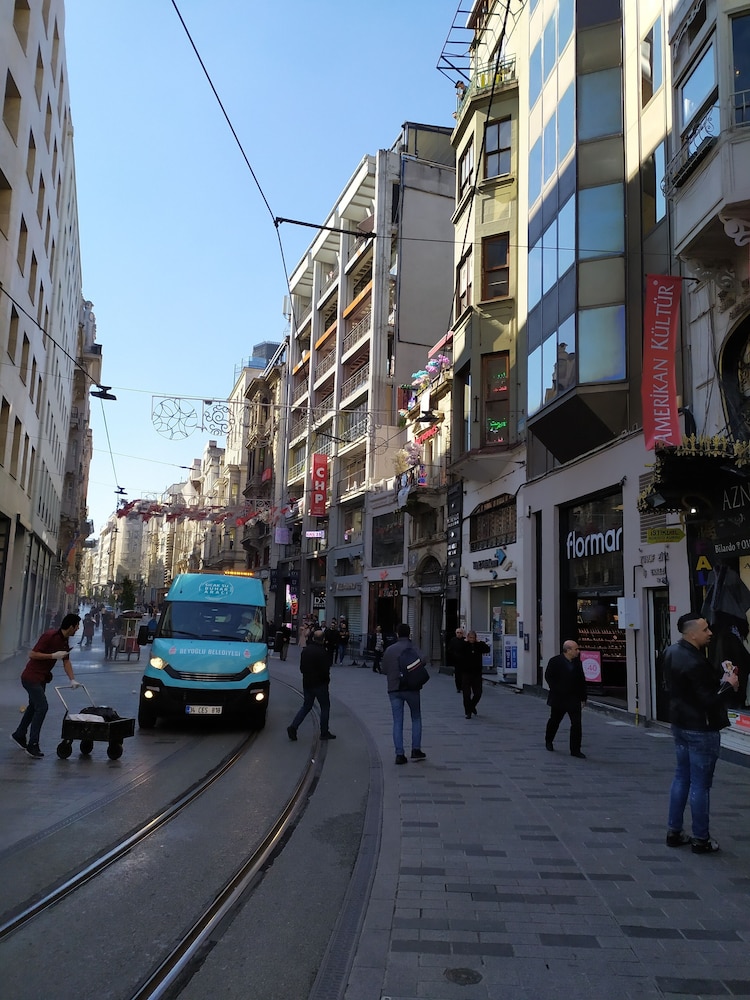 Golden Street Hotel 35/49