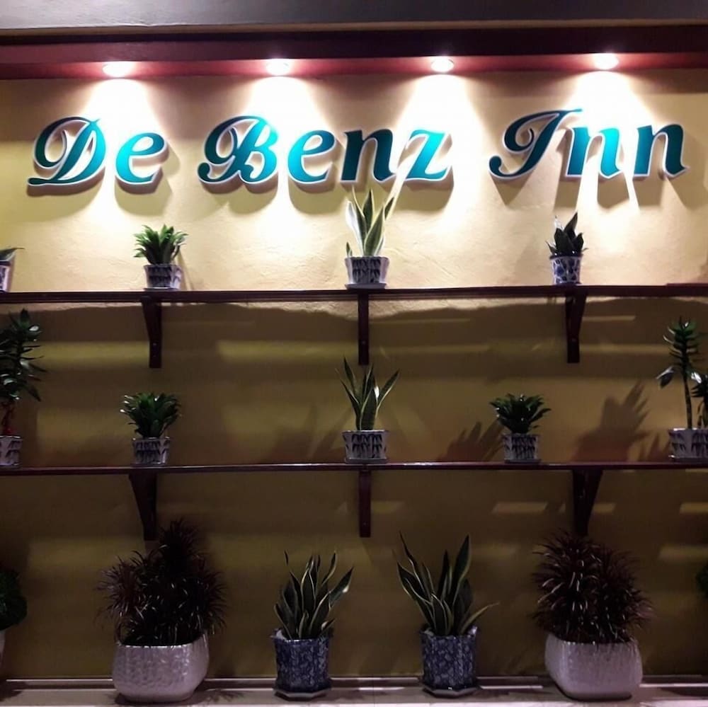 De Benz Inn 6/33
