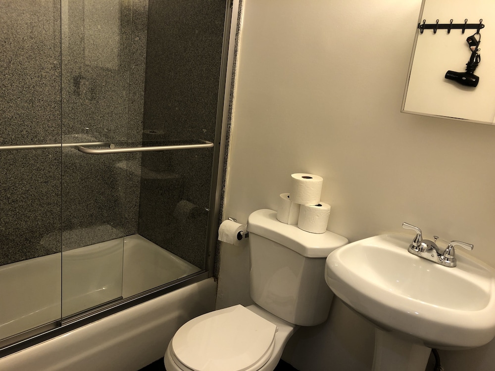 Studios Midtown Manhattan 50/50