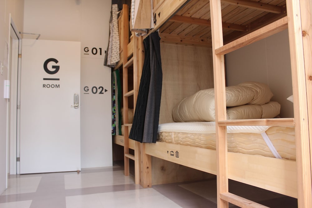 Hostel And Dining Tanga Table 6/57