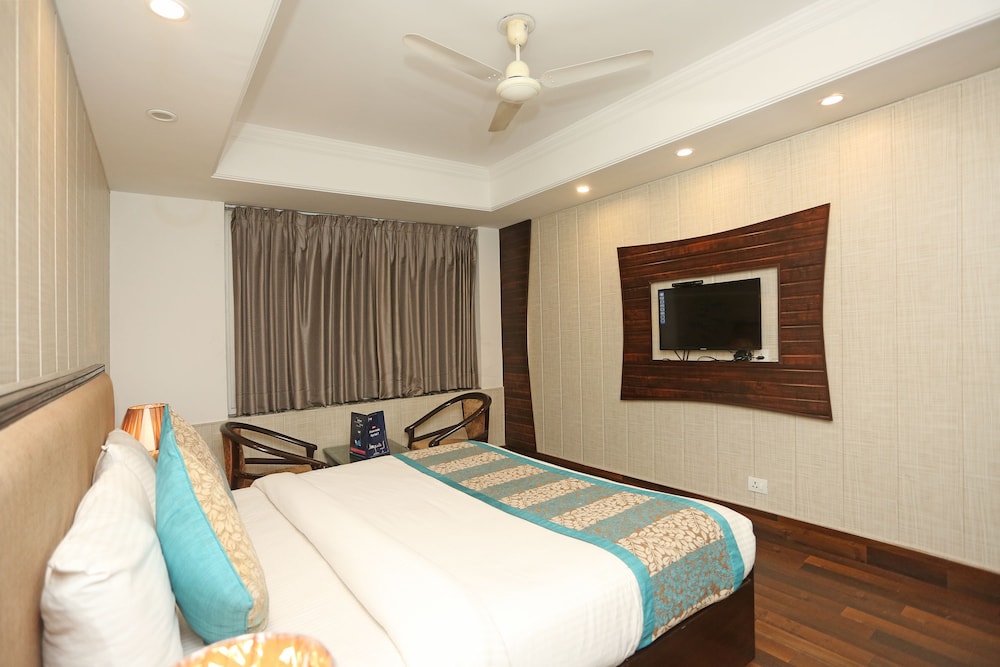 Oyo 11451 Hotel Auston 3/16