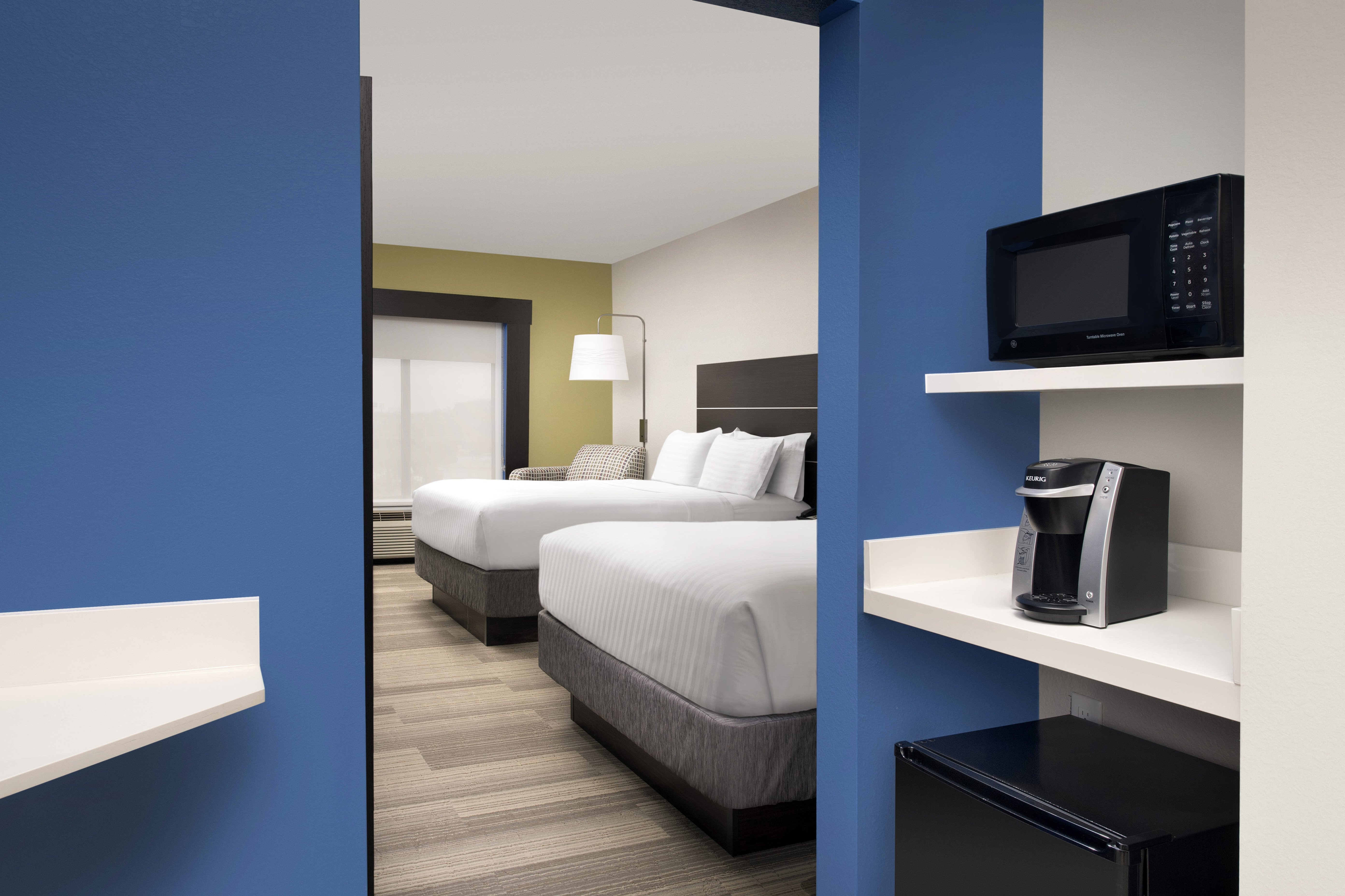 Holiday Inn Express Knoxville Strawberry Plains 50/50