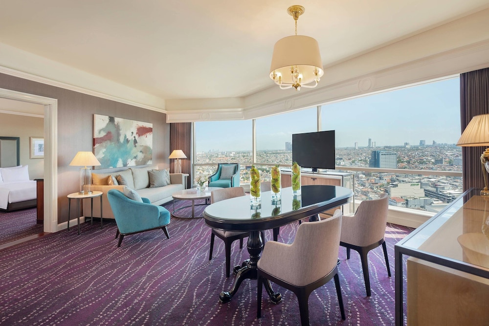 Jw Marriott Surabaya 49/55