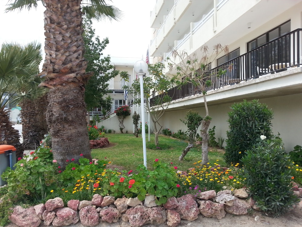 Marion Hotel 25/30