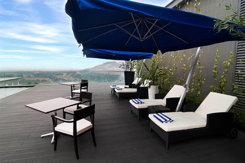 e.City Hotel at OneCity 22/43