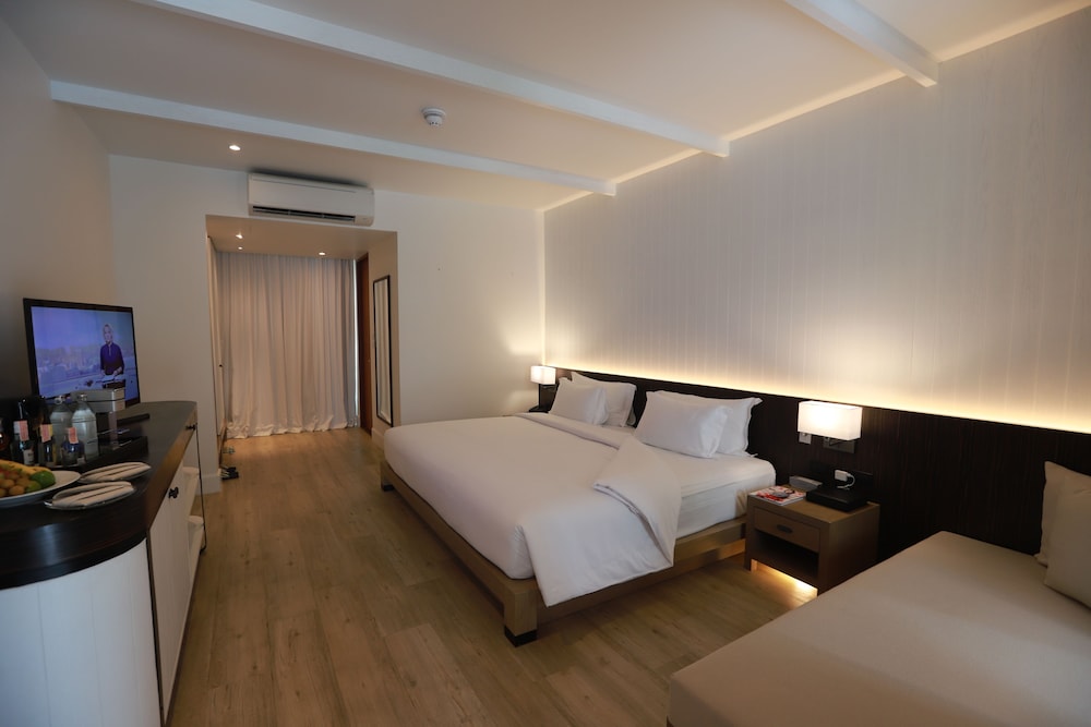 Celes Samui 11/76