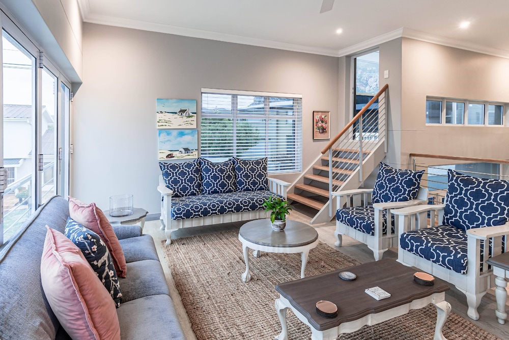 Whale Coast Ocean Villa 25/50