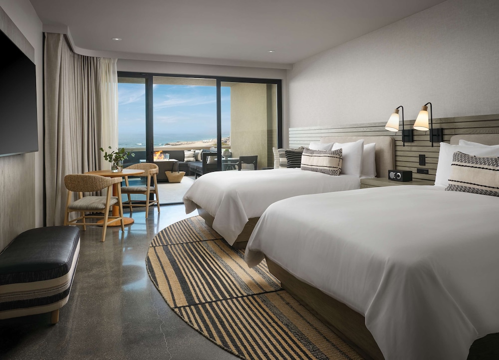 Premium, 2 Queen Beds, Coastline View