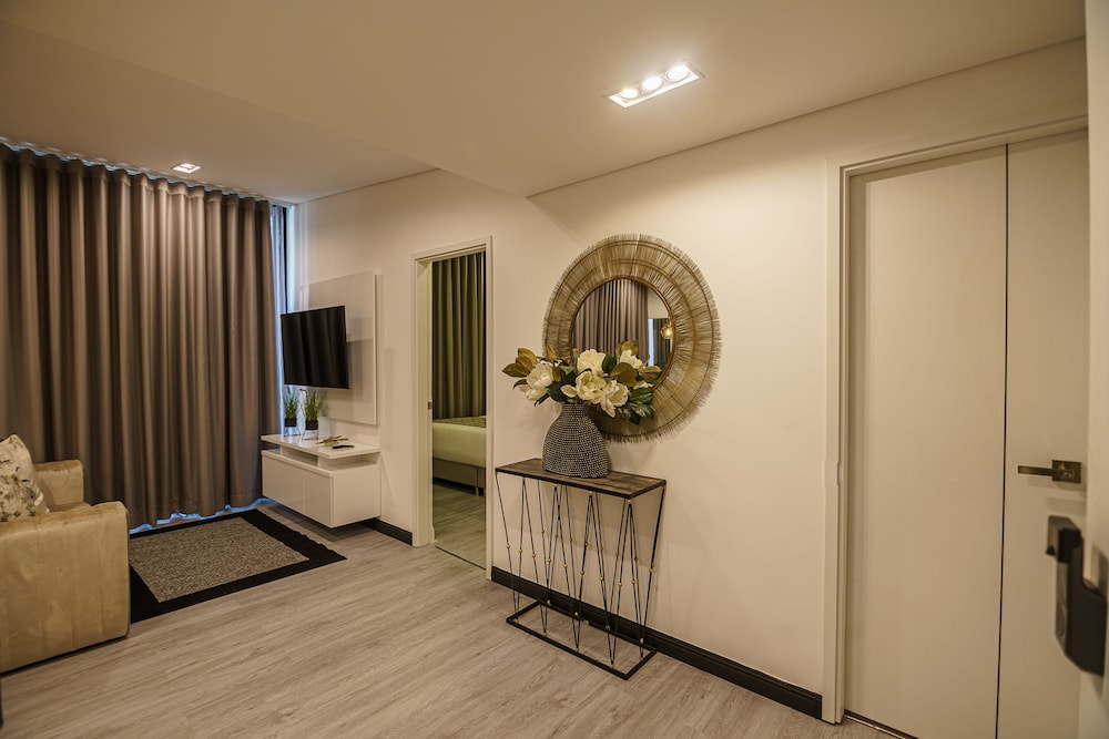 First Class Hotel 36/58