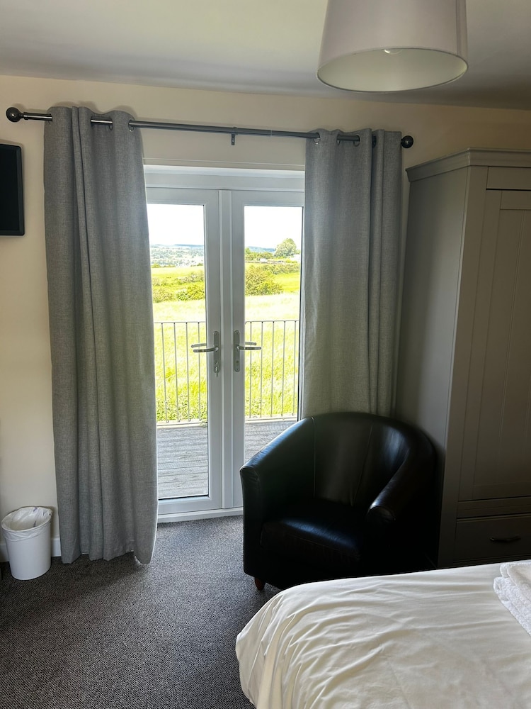 Chevin End Guest House 12/50
