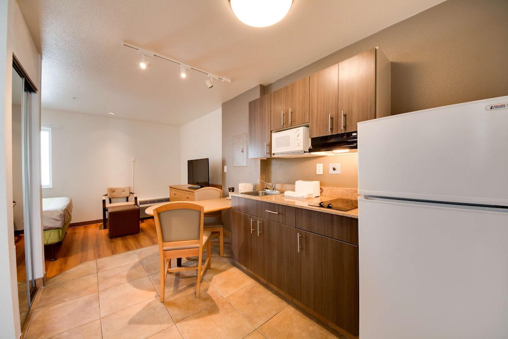 Motel6 Brownsville, TX 52/70