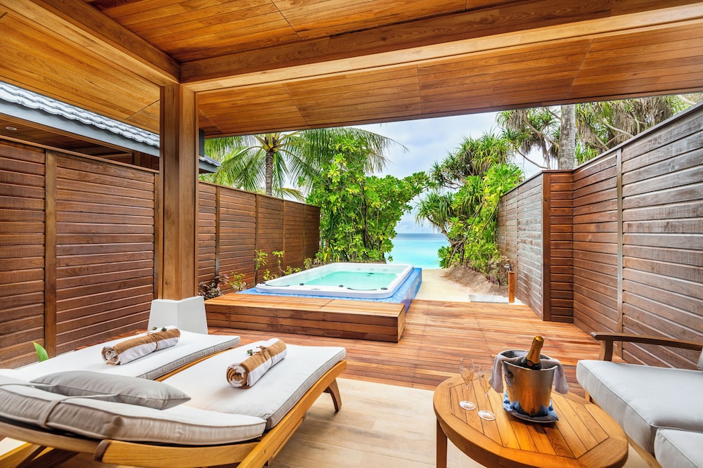 Lily Beach Resort & Spa - All Inclusive 98/126