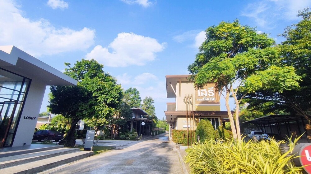 Seree Grand Resort 56/64