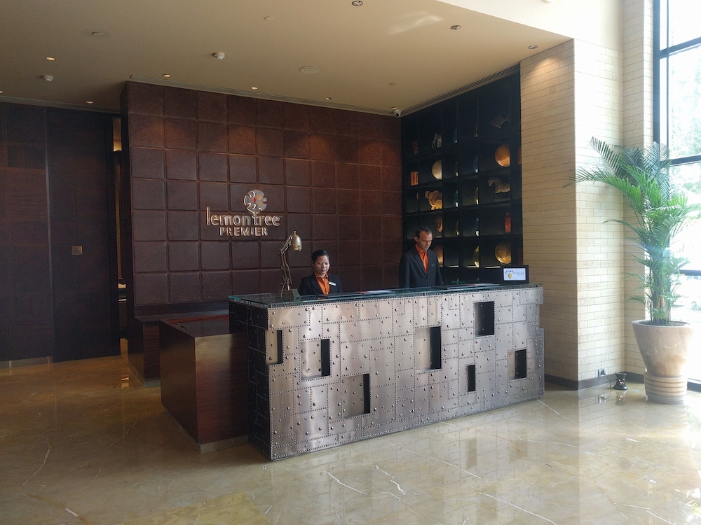 Lemon Tree Premier City Center Gurgaon 10/53