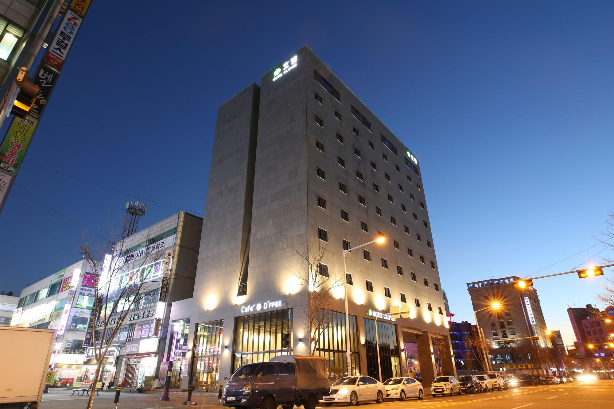 Hotel Clover 2/28