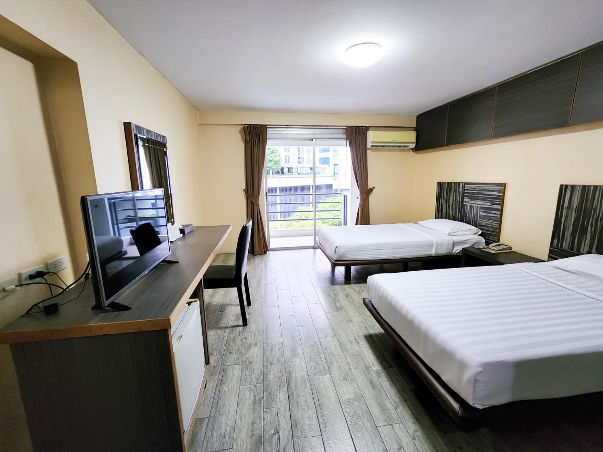 Watana Hotel Bangkok 14/63