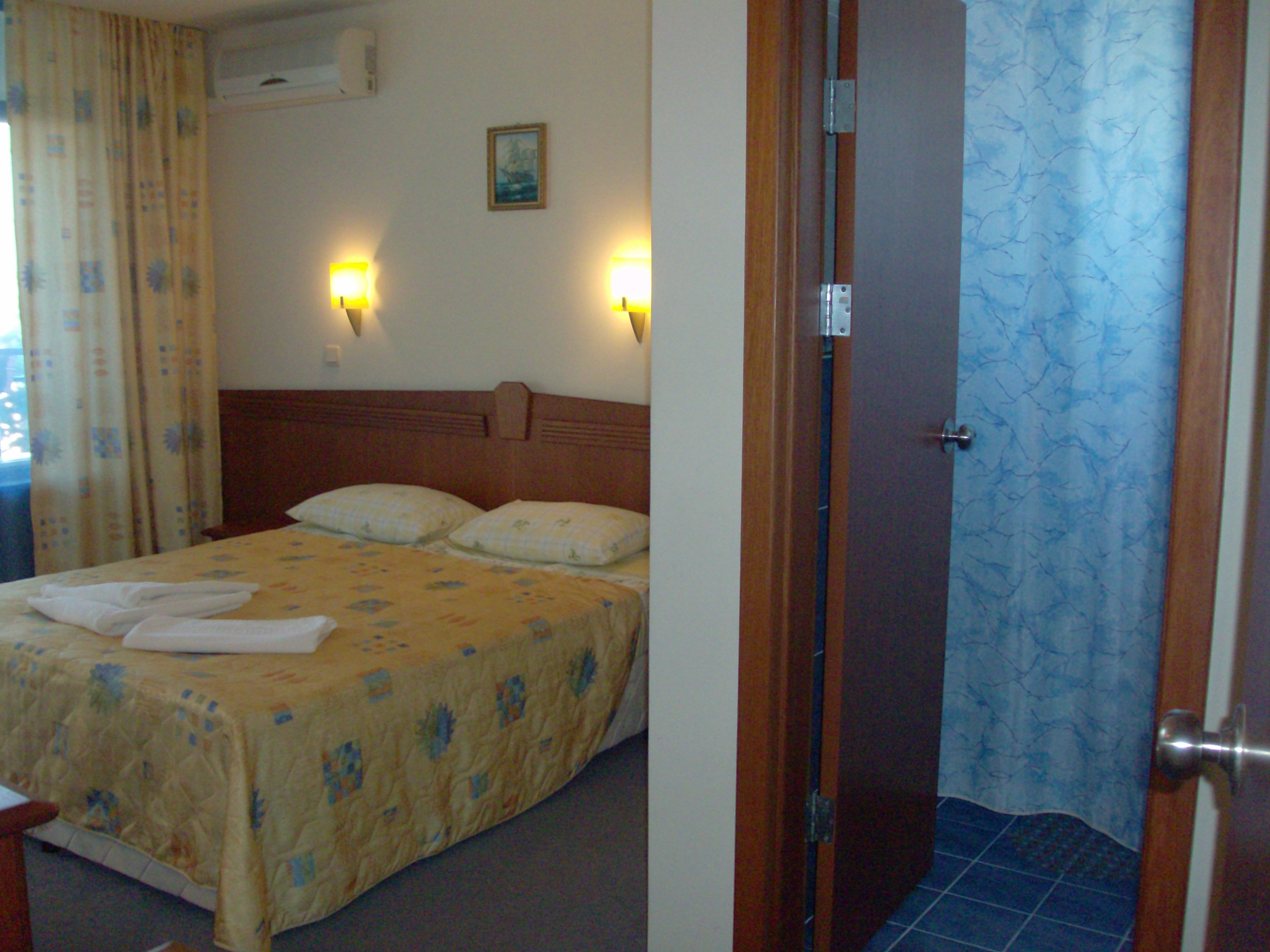 Standard, Single, Double Bed, Side Sea View