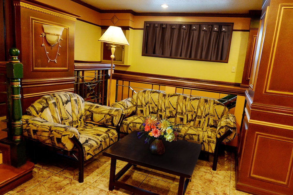 Paladin Hotel 30/41