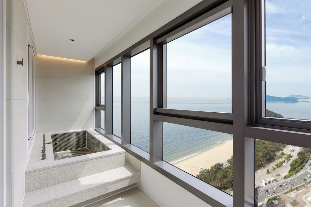 NewCZ Haeundae Residence 42/65