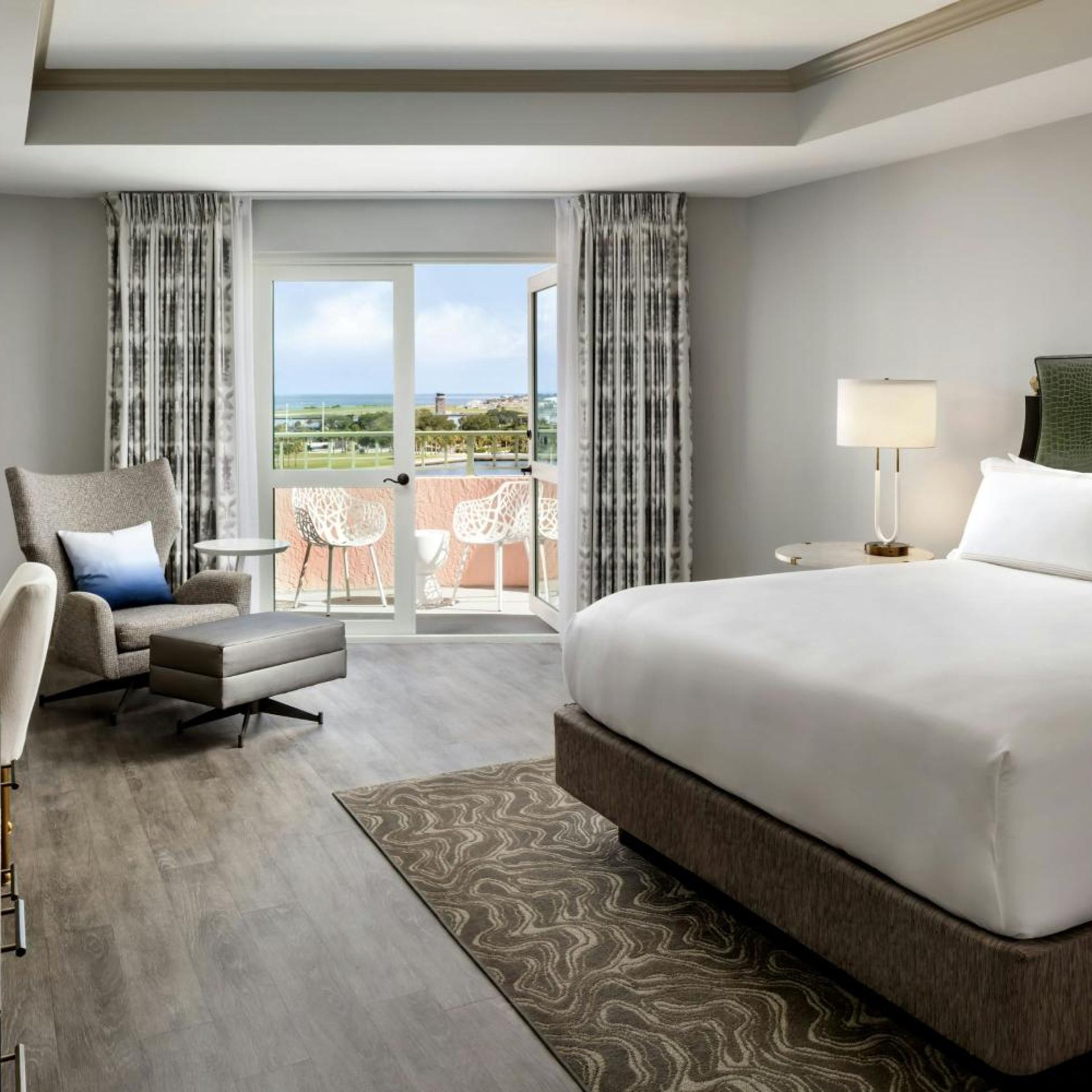 Tower, Premium, King Bed, Bay View, Balcony, High Floor