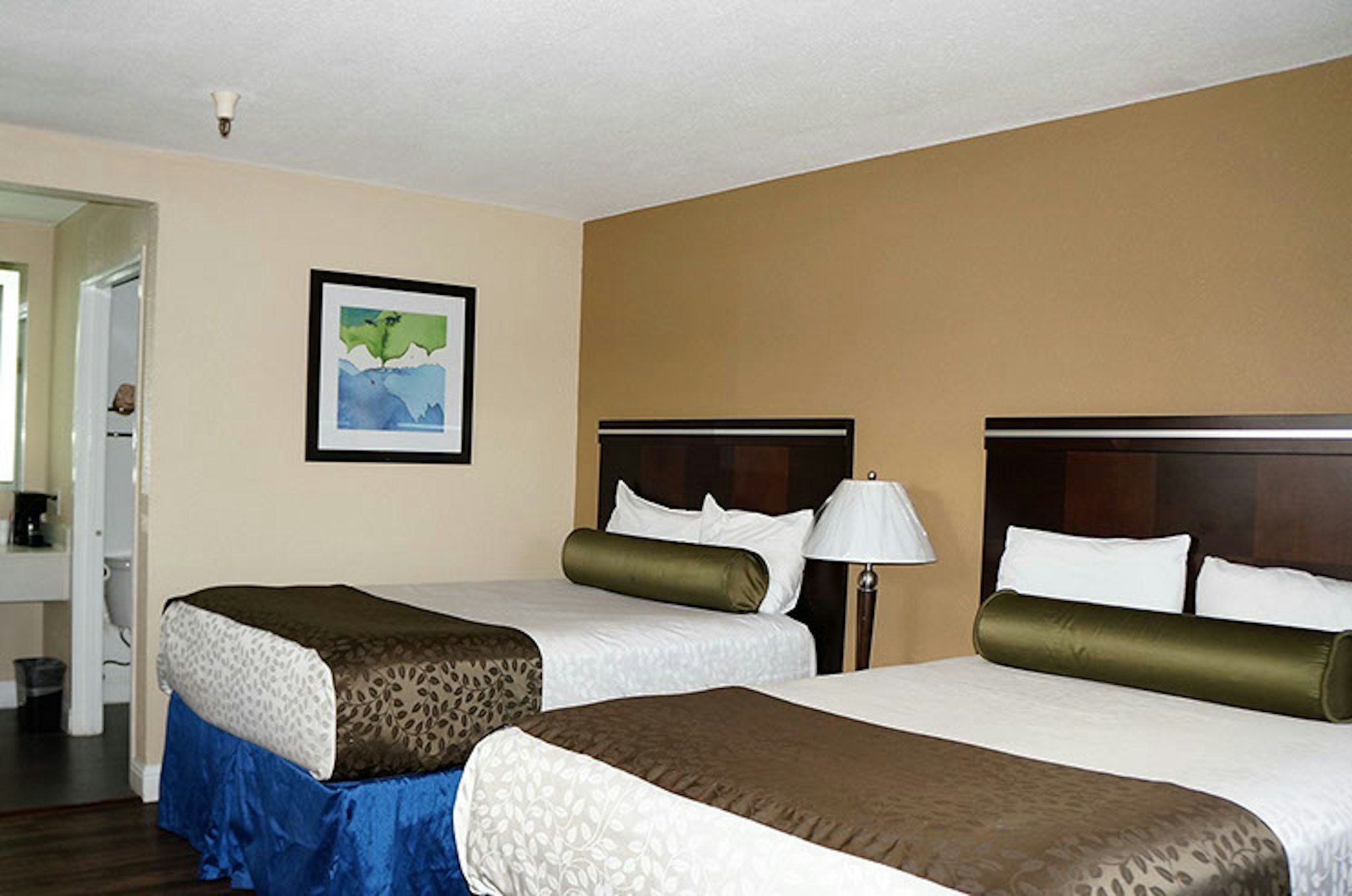 Executive Inn Hotel 11/35