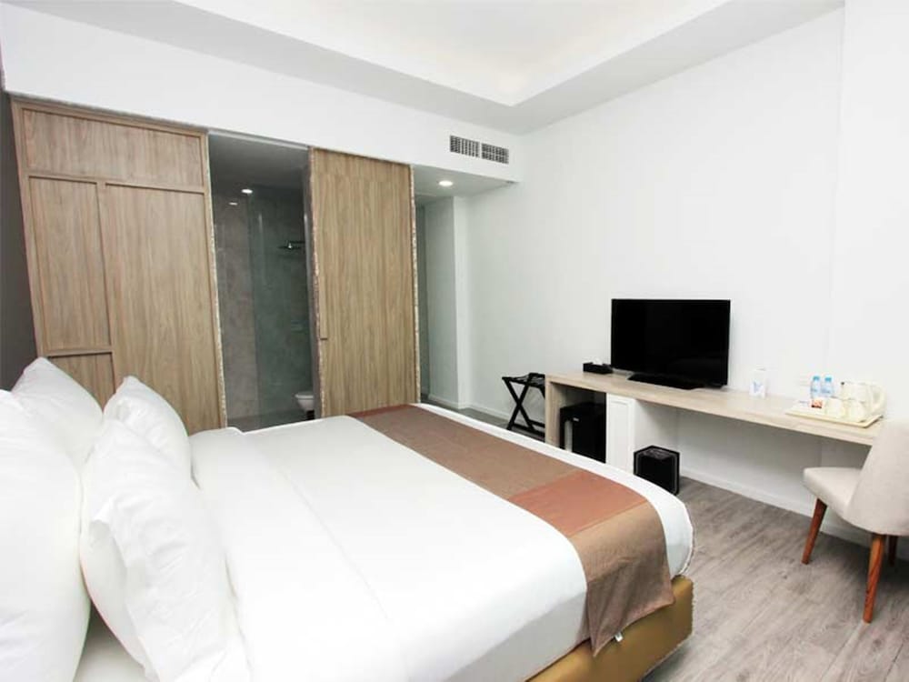 Sparks Life Jakarta, ARTOTEL Curated 15/50