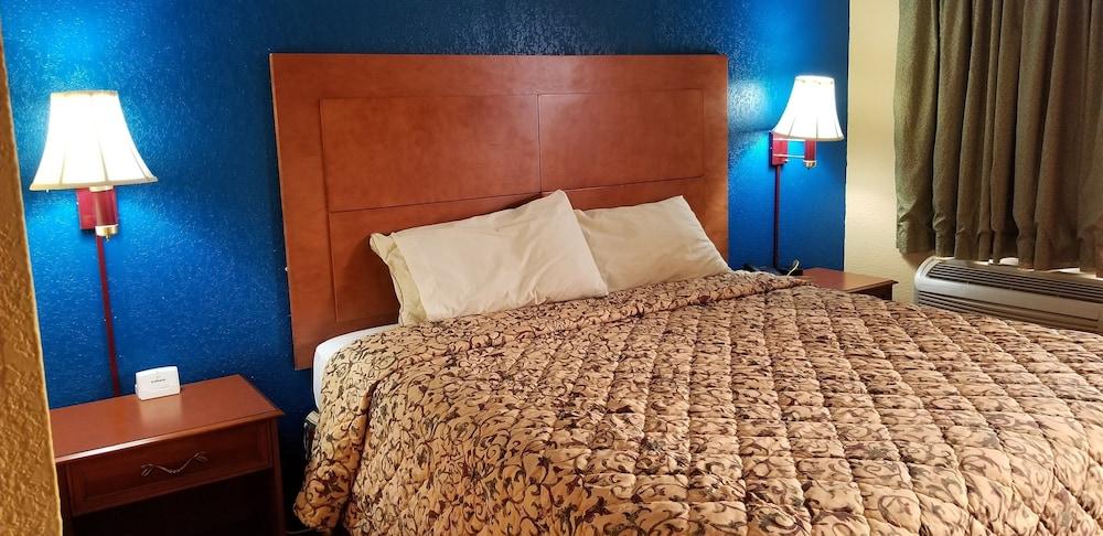 Executive Inn 22/29