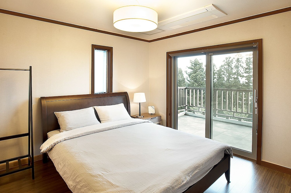 1 BEDROOM, DELUXE