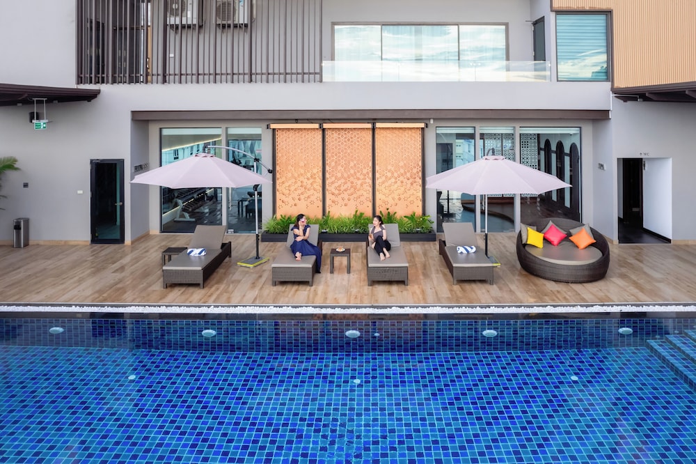 Mintra Hotel 3/48