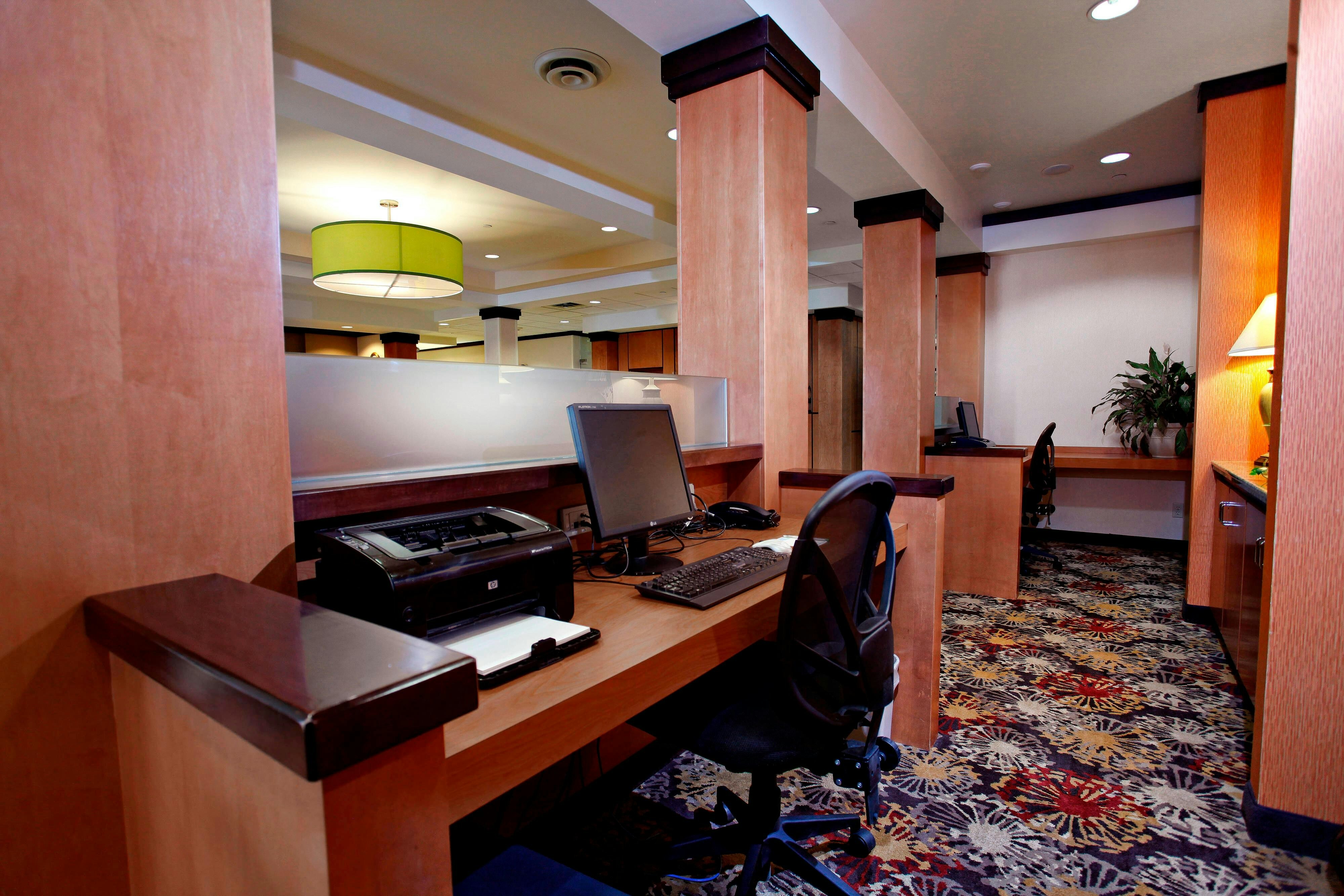 Fairfield Inn And Suites Sudbury 32/36