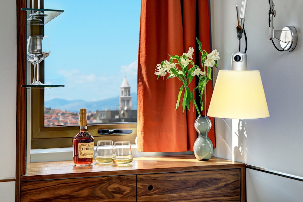 Horizon Luxury Suites 27/50