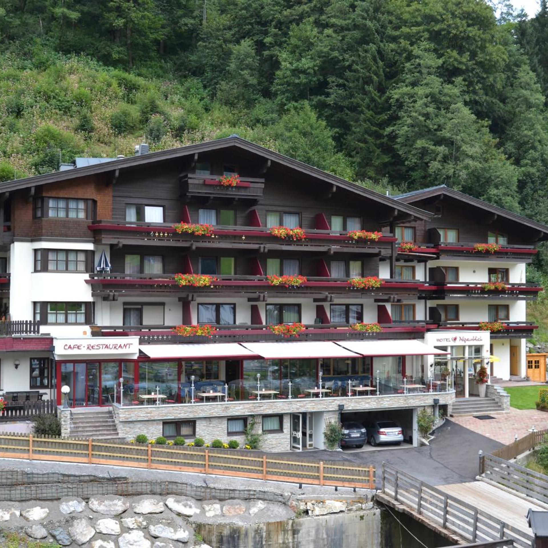 Hotel Alpenblick 2/50