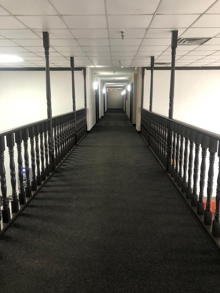 Motel6 Indianapolis, IN 23/33