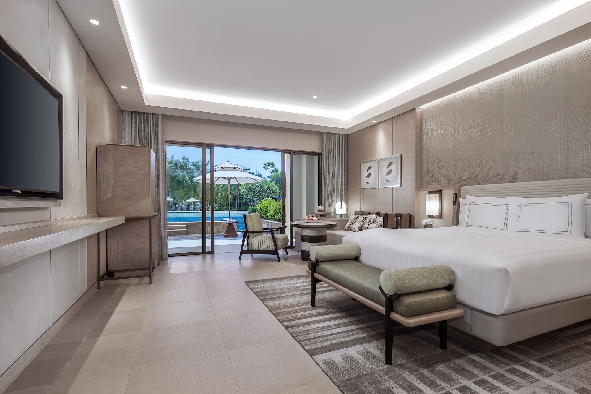 Lagoon, King Bed