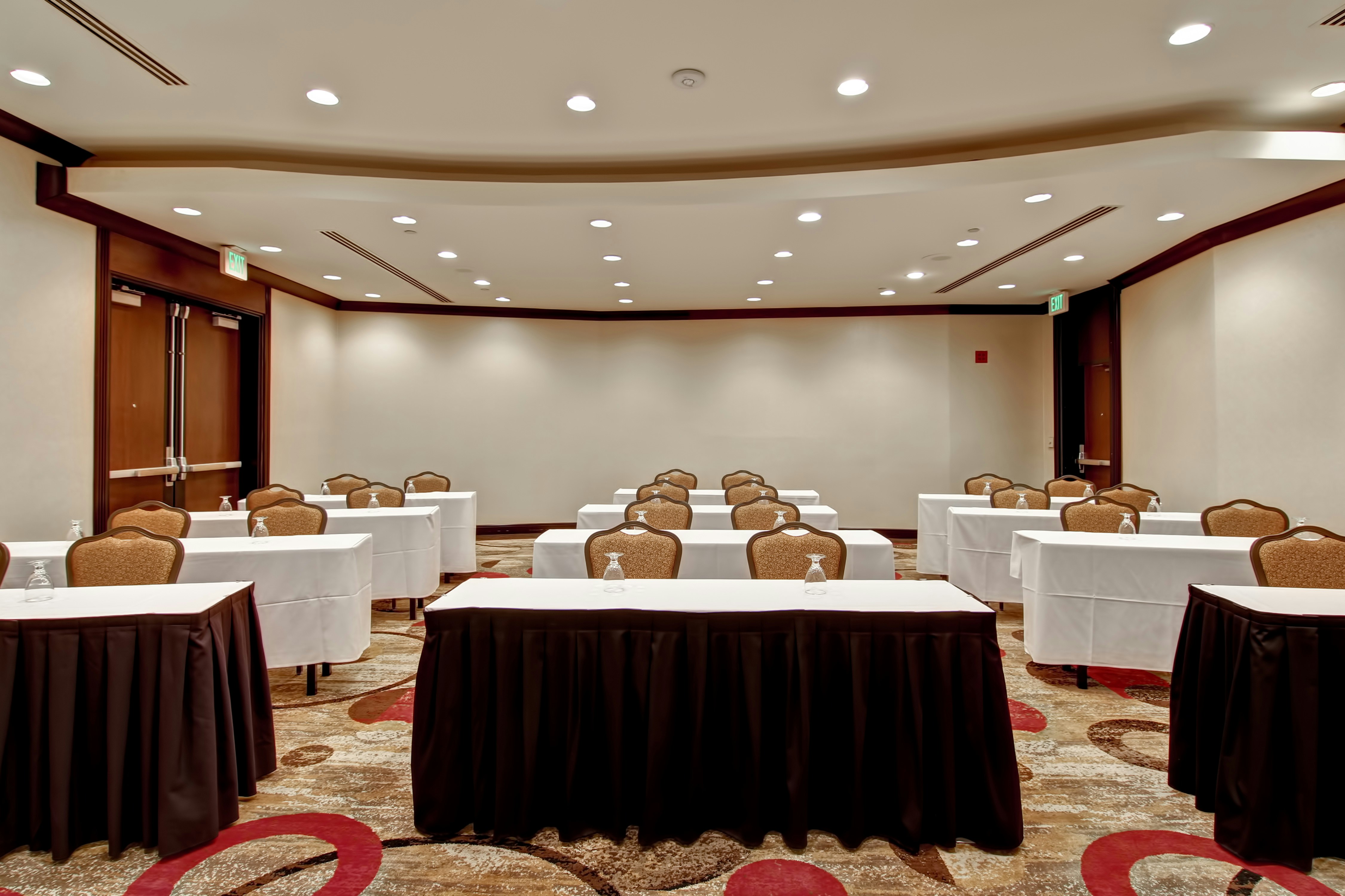 DoubleTree by Hilton Hotel Pleasanton at the Club 51/70