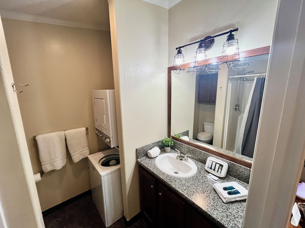 Freeport Extended Stay Studios 49/50