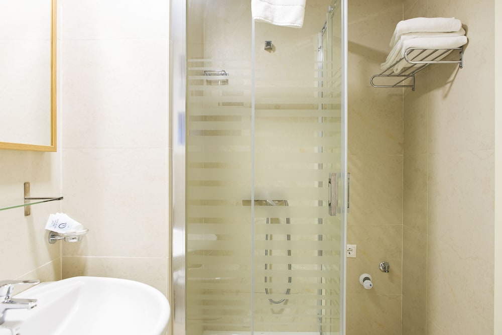 Malaga Hotel Eliseos 44/51