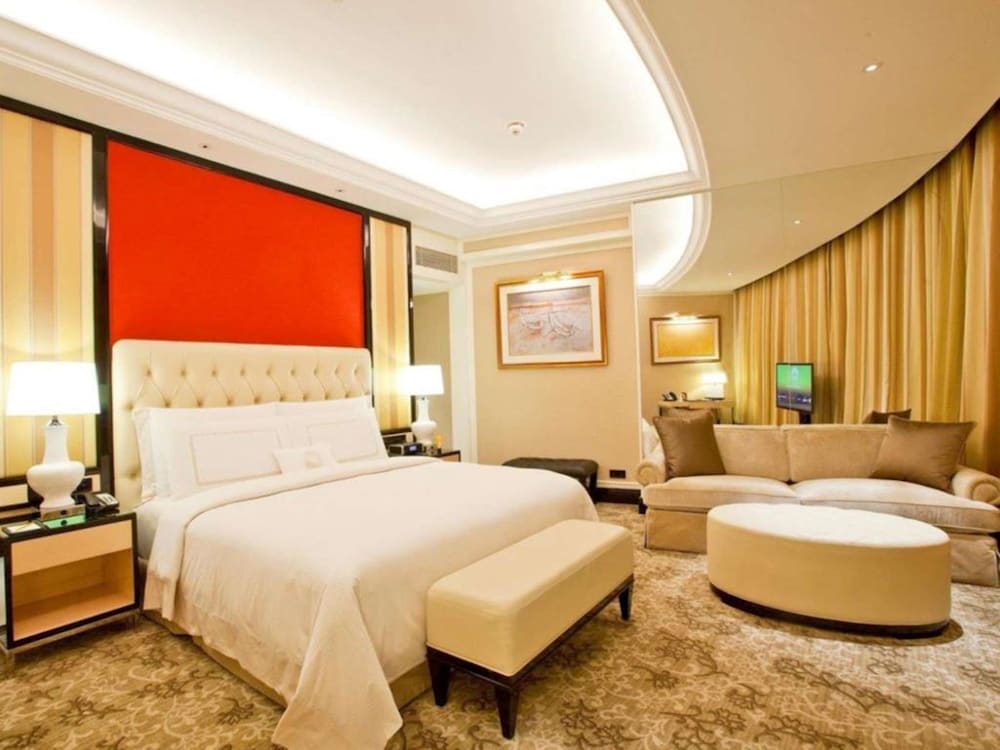 The Trans Luxury Hotel 20/73