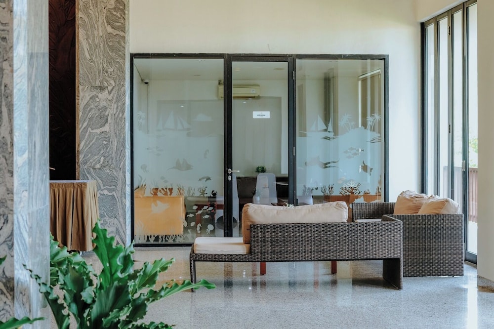 La Prima Hotel Flores 50/76