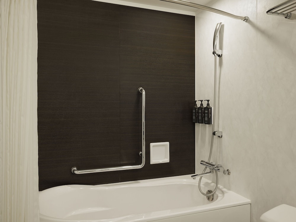 Deluxe, Twin Beds, Sheraton Miyako Hotel Tokyo 5/8