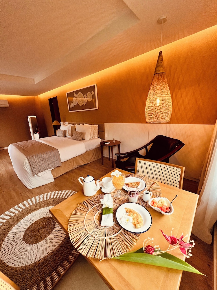Dolphin Villa Hotel 32/50