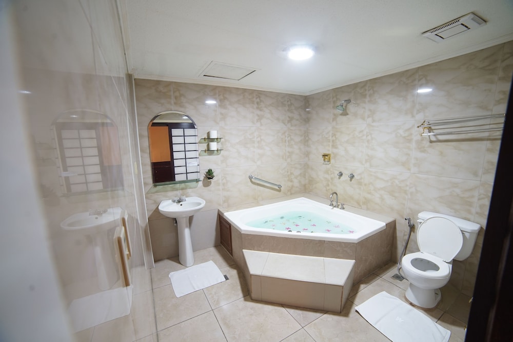 Wild Orchid Resort 44/83