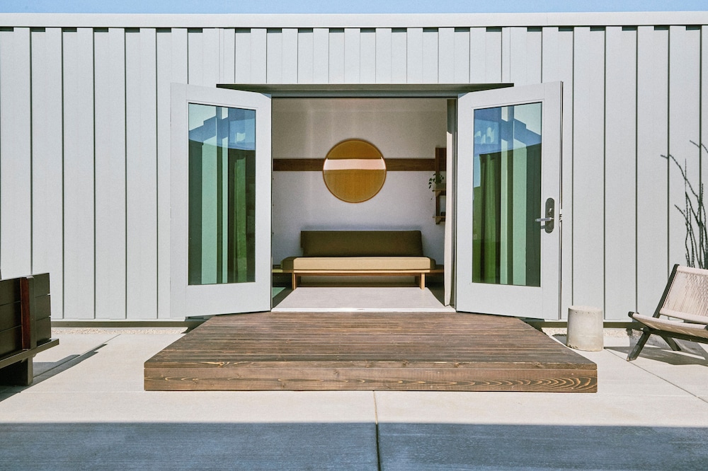 RESET Hotel Joshua Tree 2/50