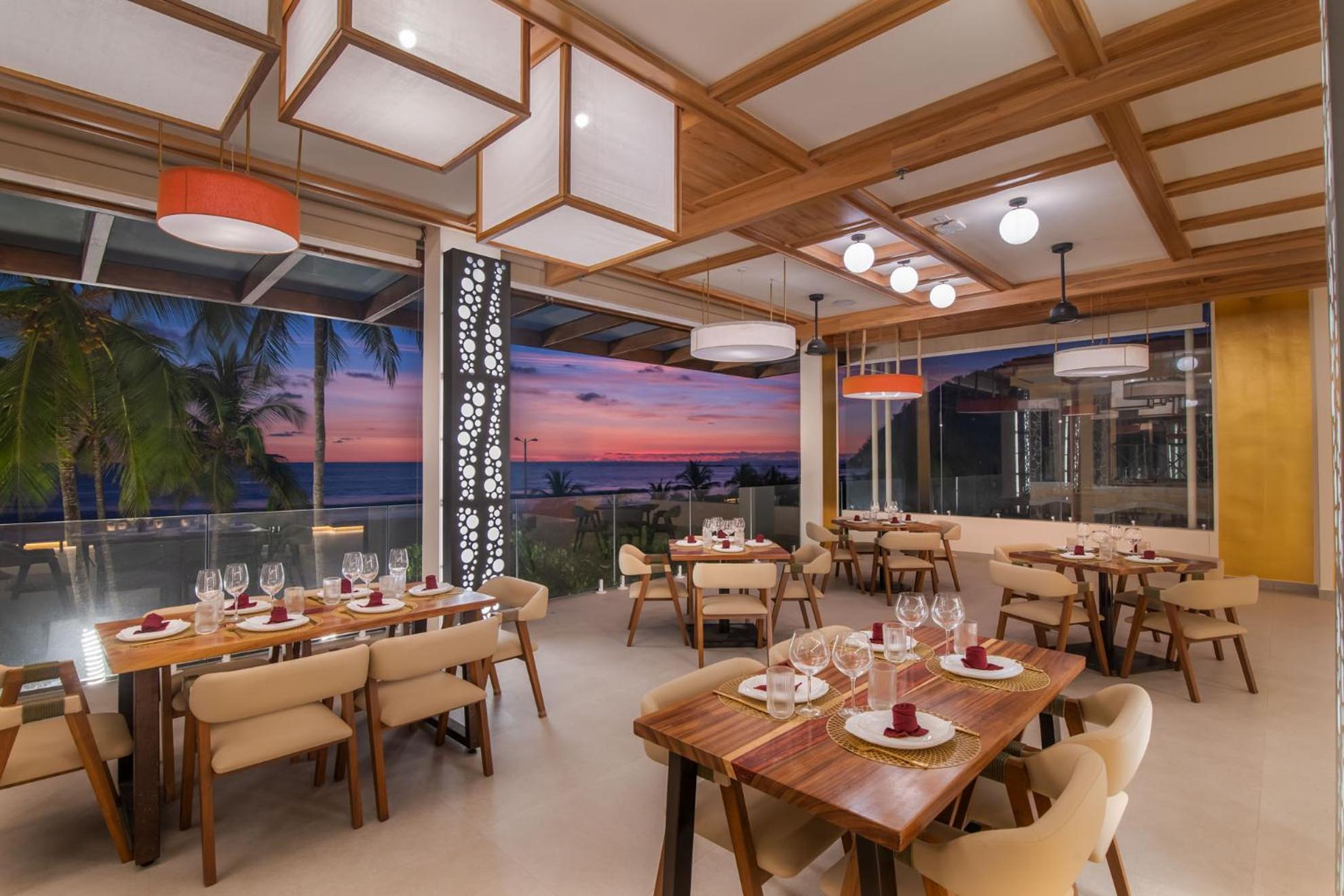 Claritas Beach Bar & Resort, WorldHotels Elite 50/70