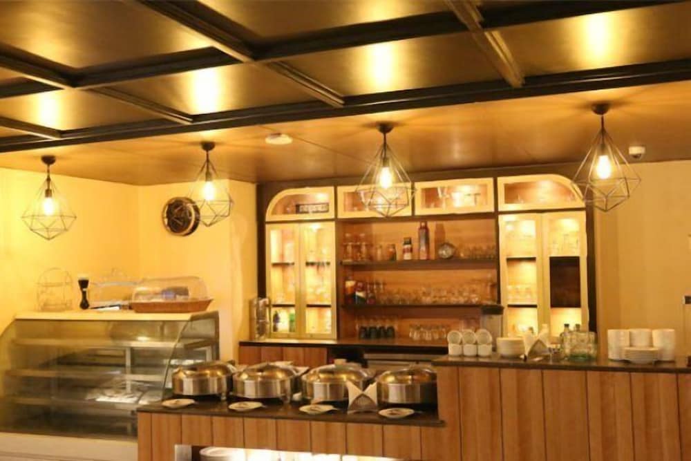 Fabhotel Hotel V Charbagh 16/26