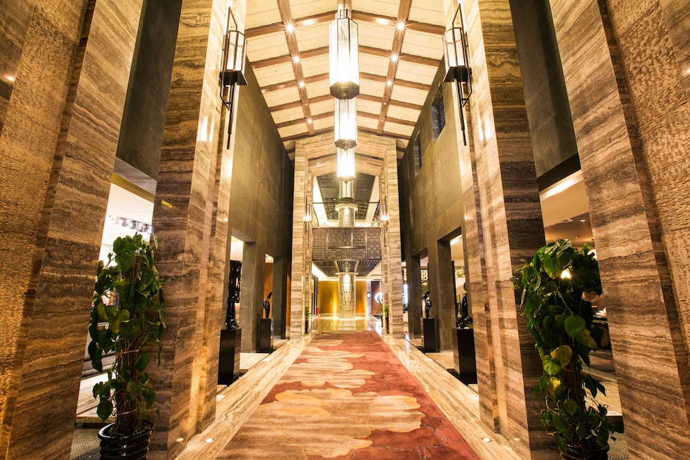 Universal Hotel Urumqi 29/33