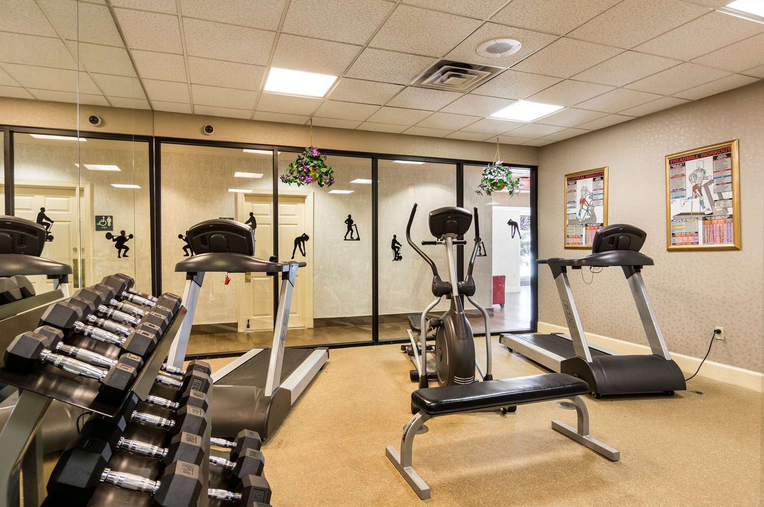 Quality Inn Near Joint Base Andrews-Washington Area 17/36