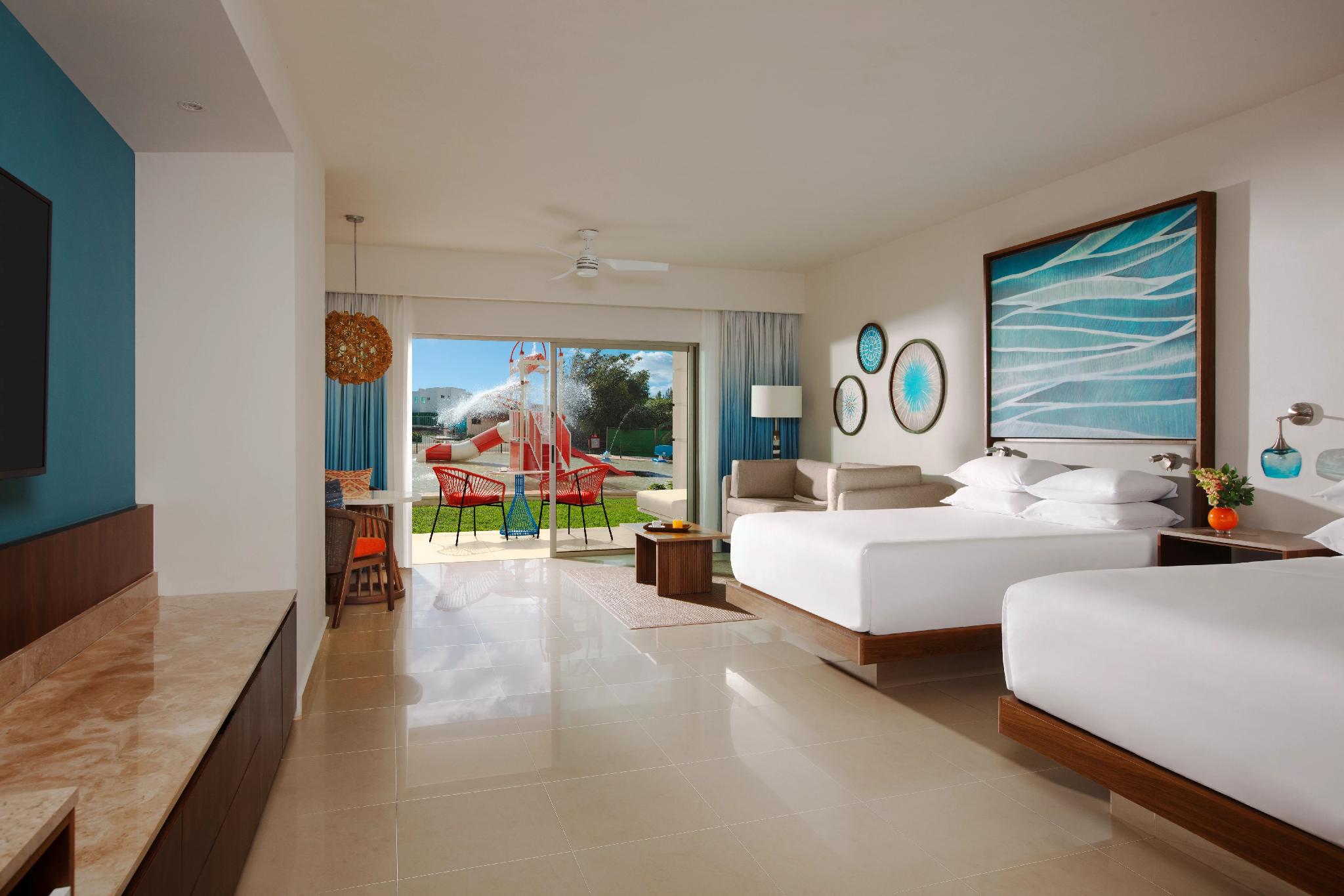 Junior Suite, Double Bed, Water Park View