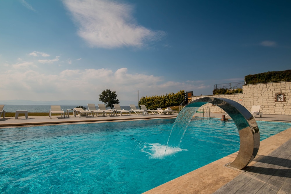 Life Point Boutique Hotel 18/20